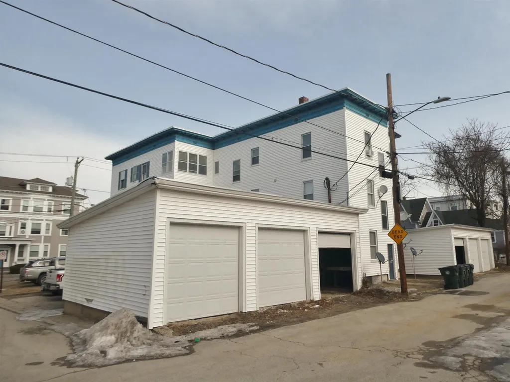 349 Hanover Street Manchester NH 03104-4927