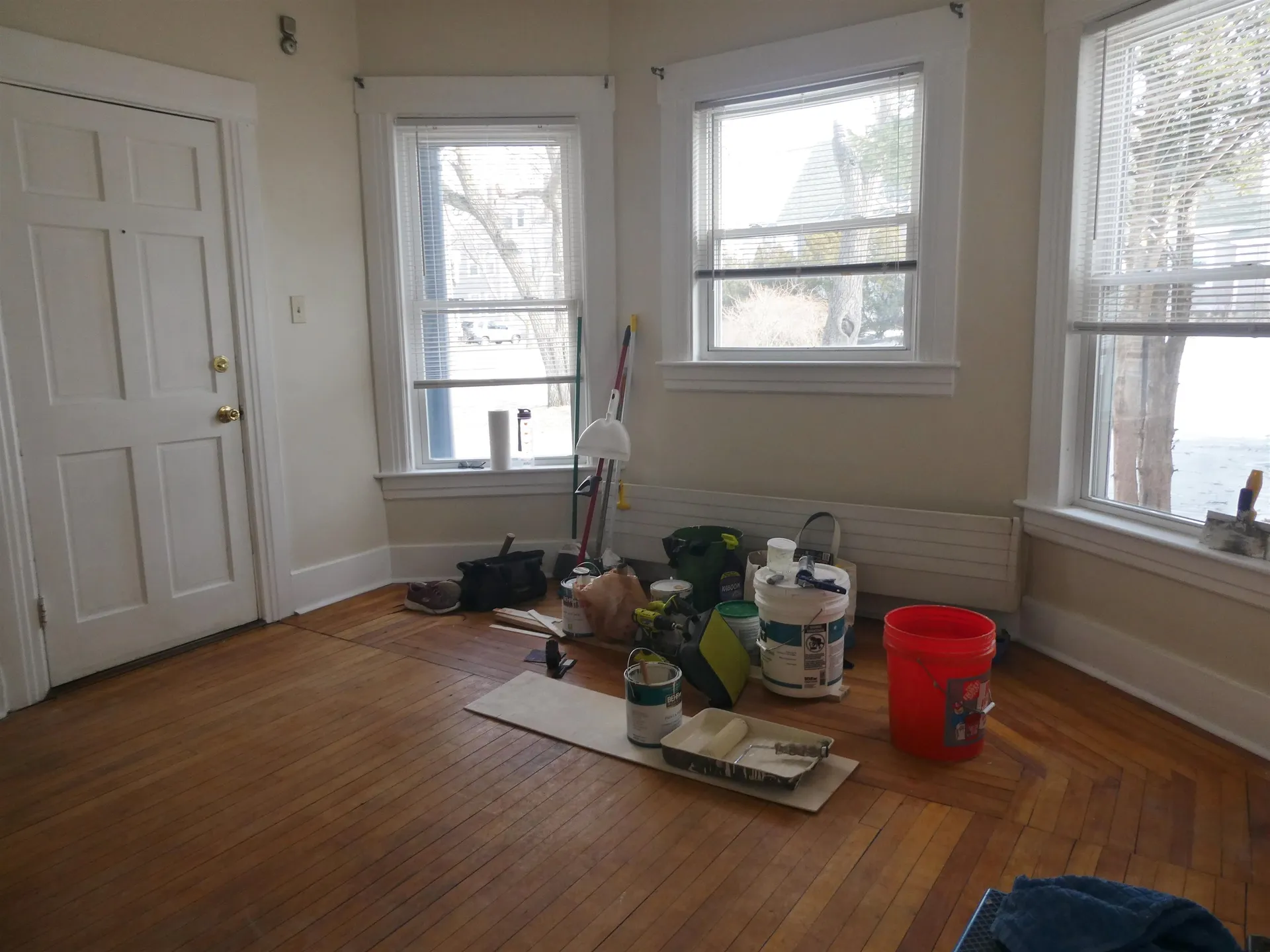 349 Hanover Street Manchester NH 03104-4927