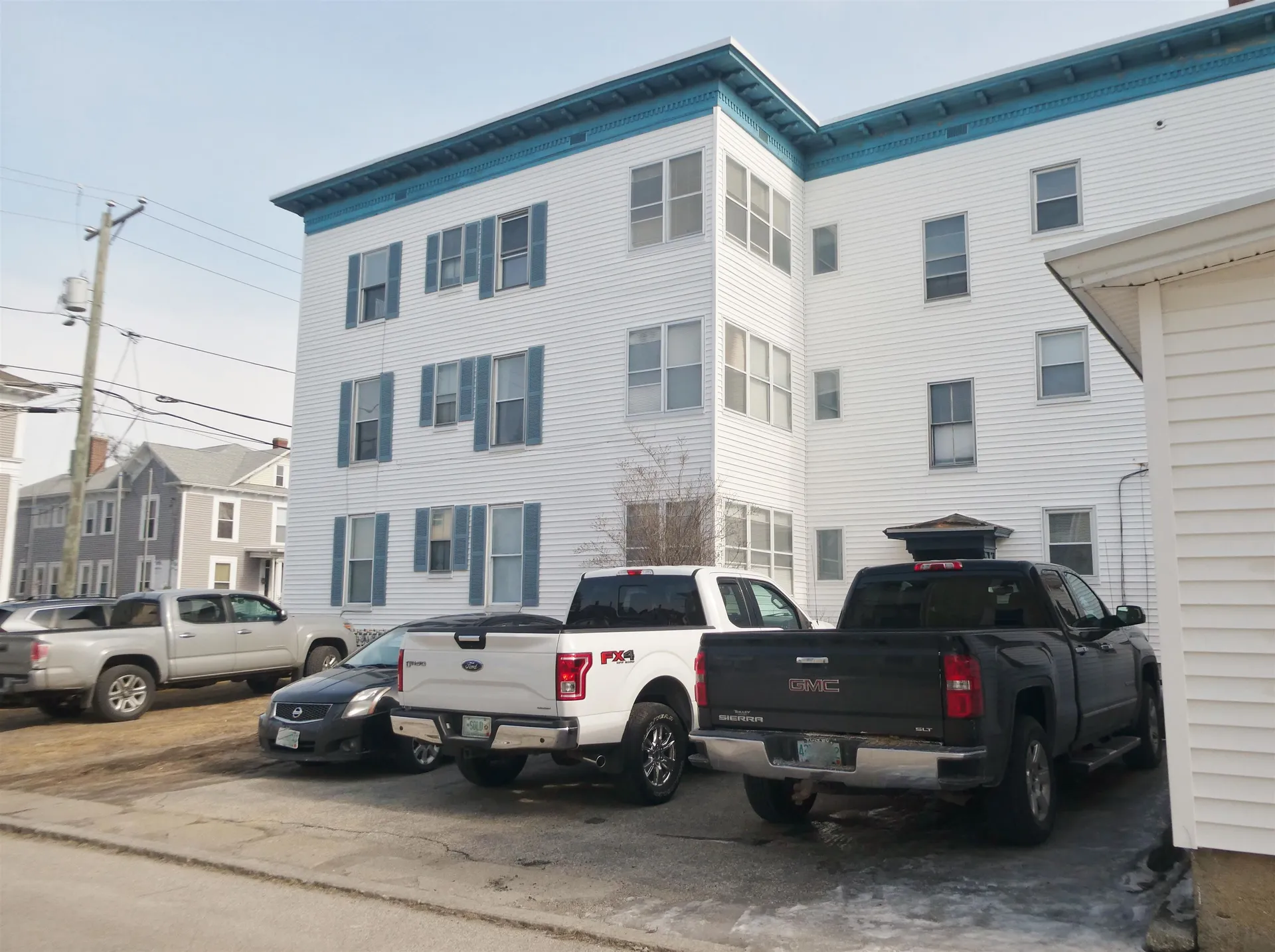 349 Hanover Street Manchester NH 03104-4927