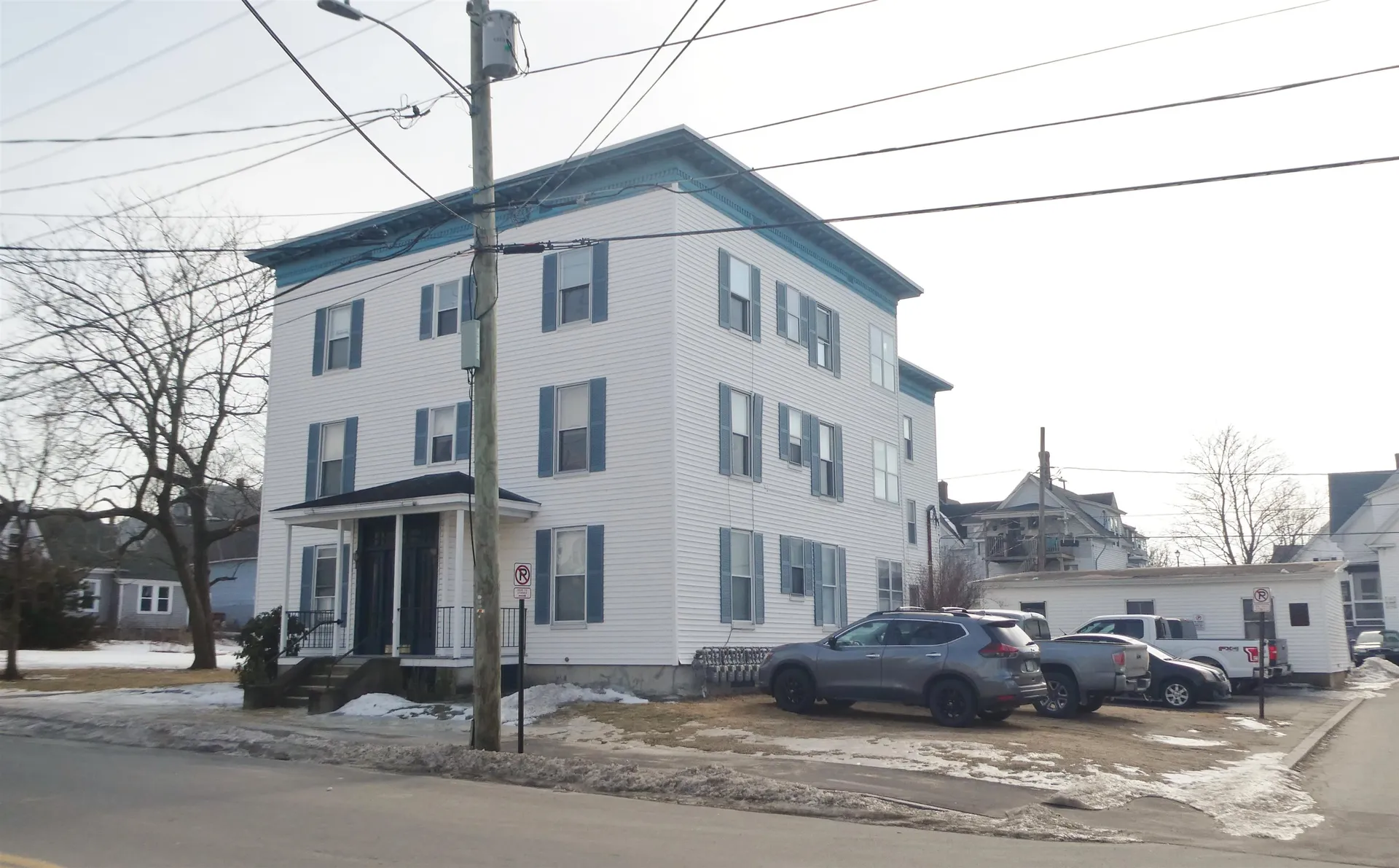 349 Hanover Street Manchester NH 03104-4927