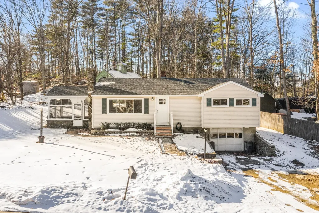 1 Francesca Drive Raymond NH 03077