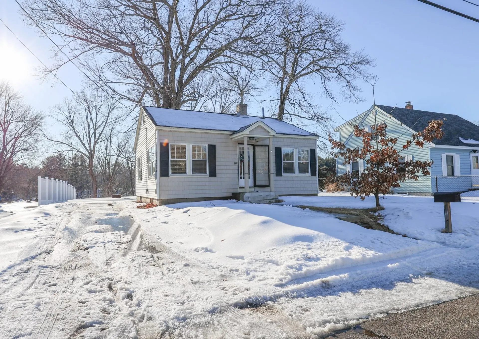 89 River Bank Road Manchester NH 03103