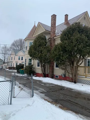52 Chestnut Street Rochester NH 03867