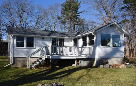 33 Railroad Avenue Newfields NH 03856