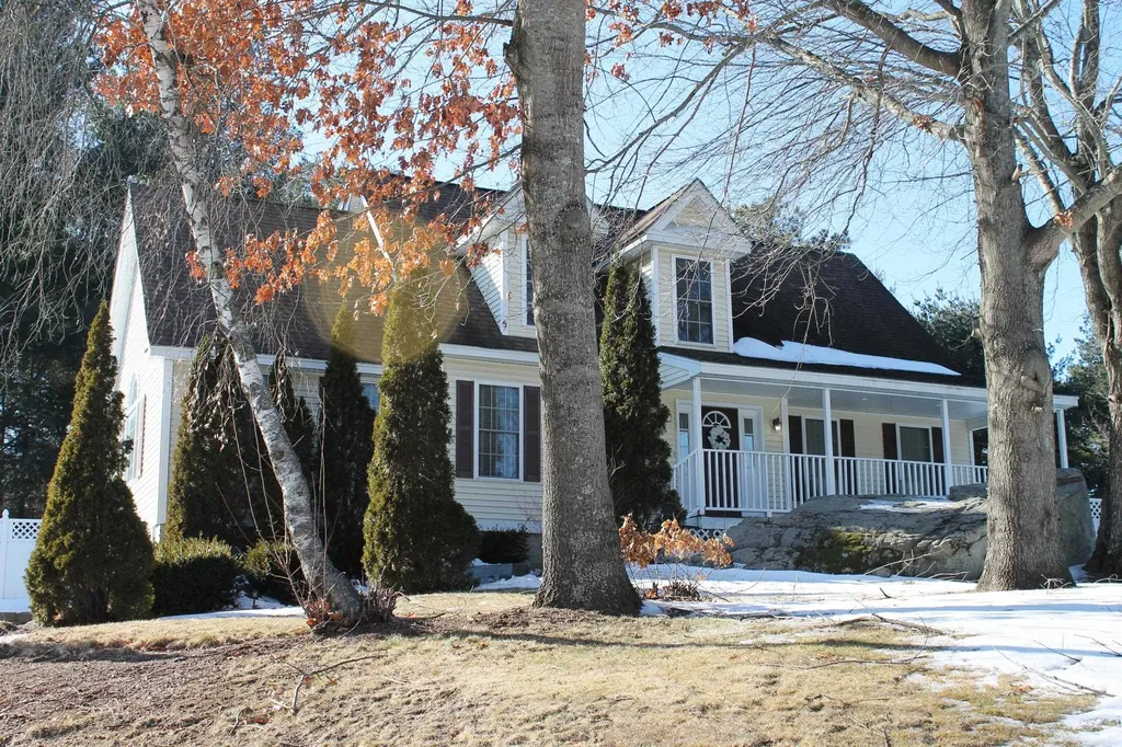 8 Gullane Road Hooksett NH 03106