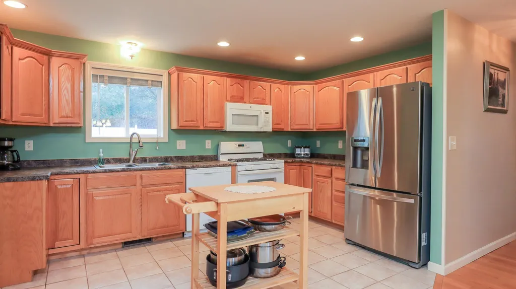 8 Gullane Road Hooksett NH 03106