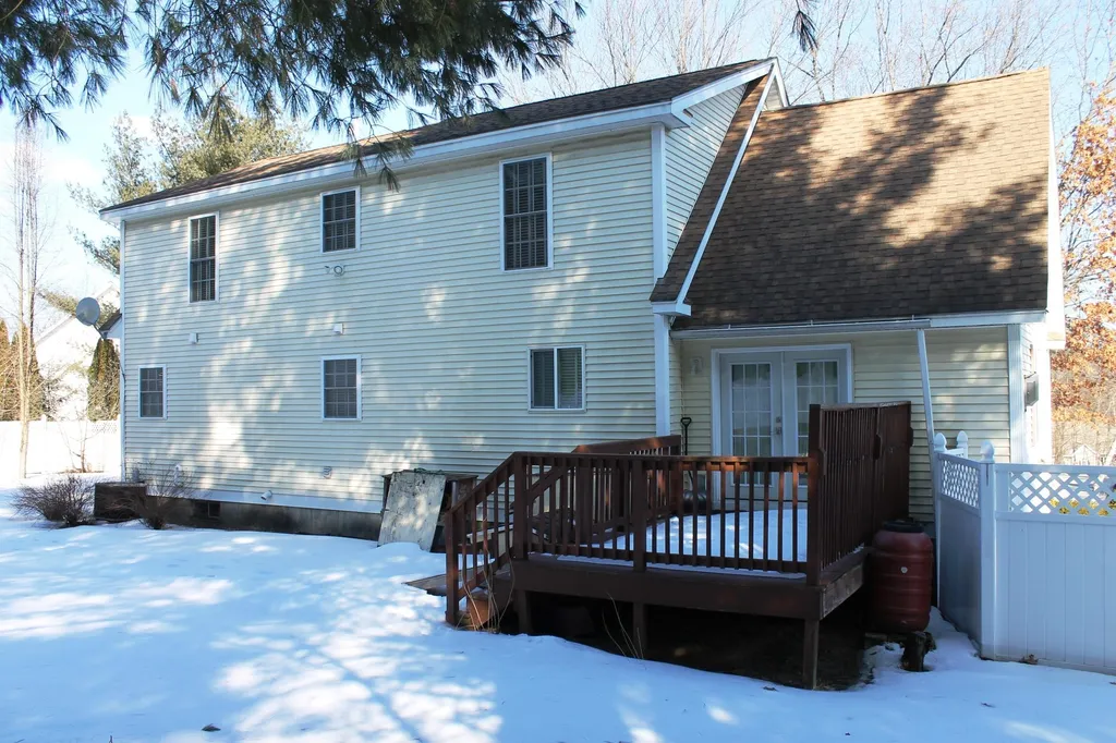 8 Gullane Road Hooksett NH 03106