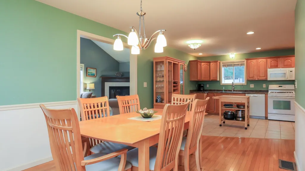 8 Gullane Road Hooksett NH 03106
