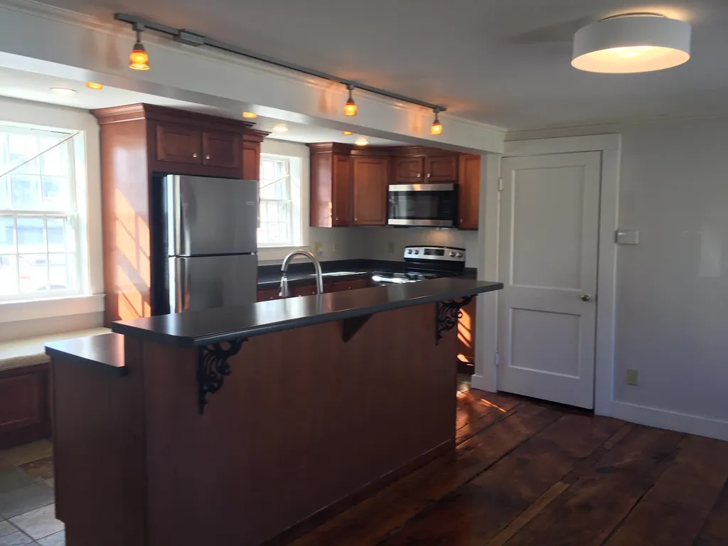 17 Lincoln Street Dover NH 03820
