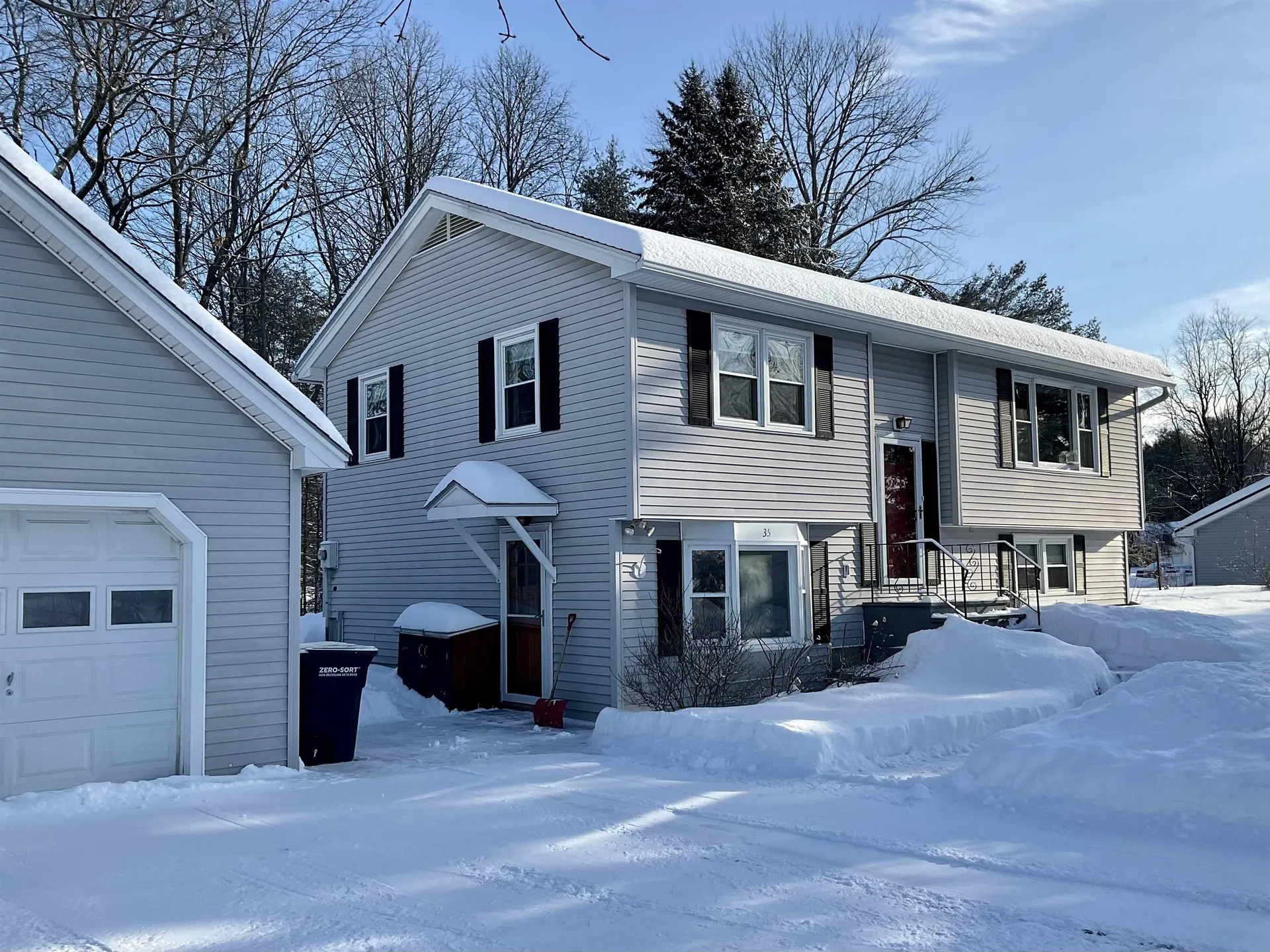 35 Morning Glory Lane Hartford VT 05001
