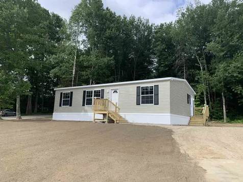 2 Cleo Circle Rochester NH 03868