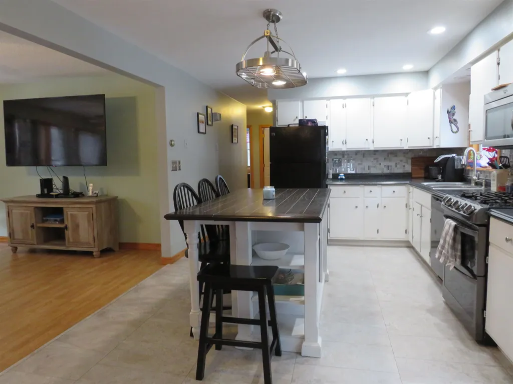 1712 French Pond Road Haverhill NH 03785