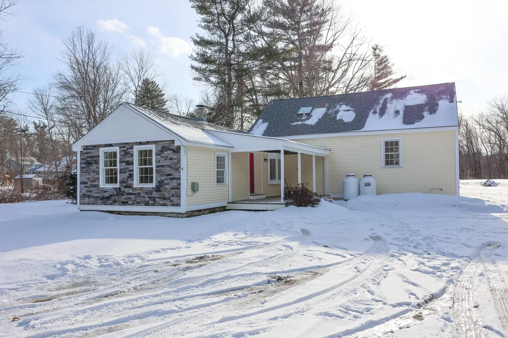 4 Wallace Street Newton NH 03858