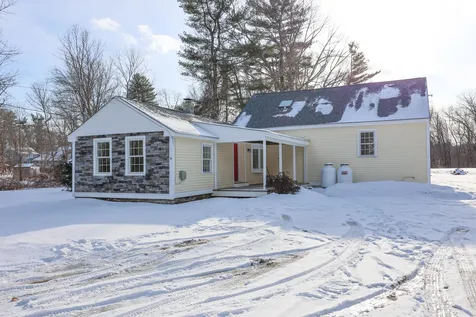 4 Wallace Street Newton NH 03858