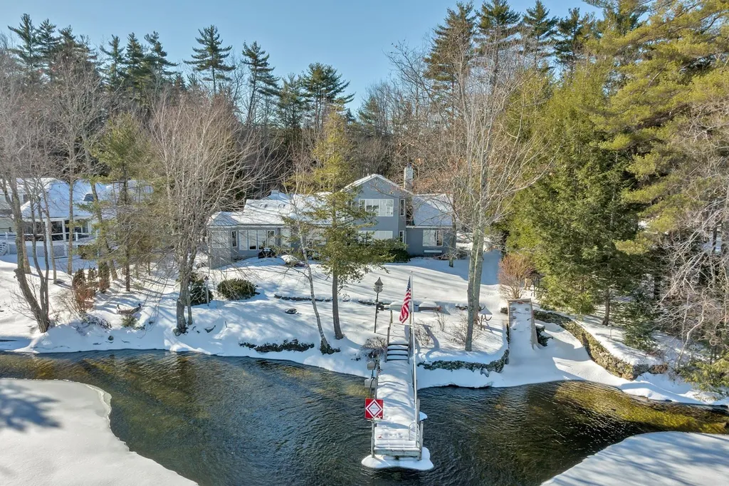122 Pipers Point Lane Alton NH 03809