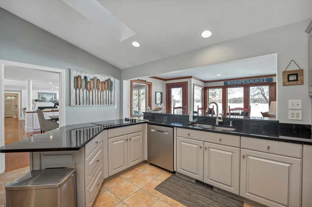 122 Pipers Point Lane Alton NH 03809