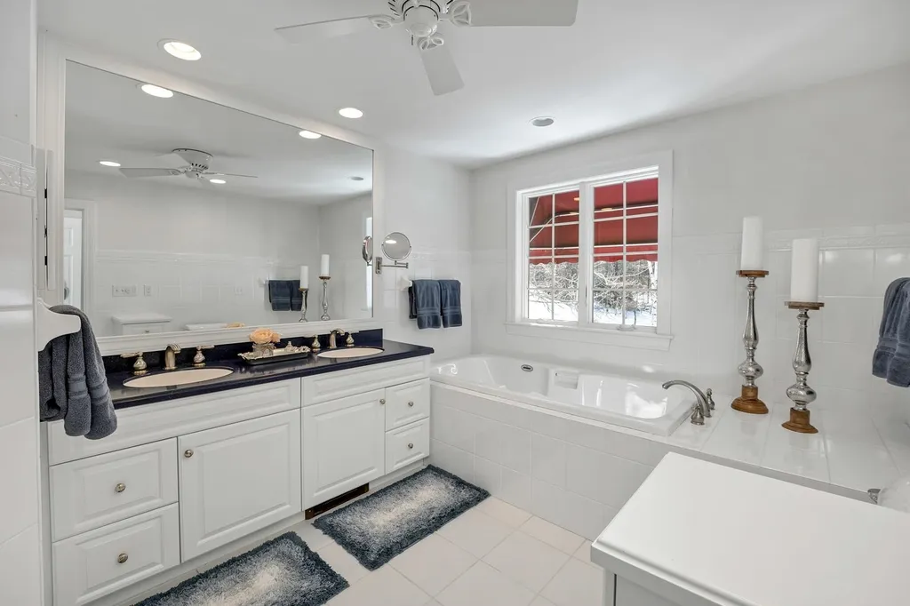122 Pipers Point Lane Alton NH 03809