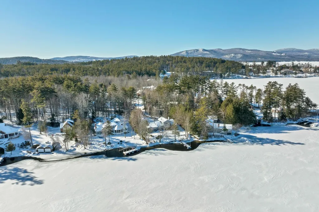 122 Pipers Point Lane Alton NH 03809