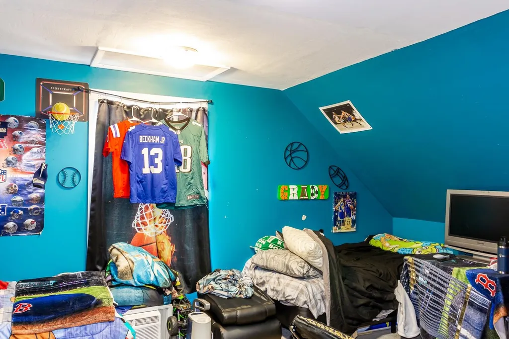 132 Maple Avenue Claremont NH 03743
