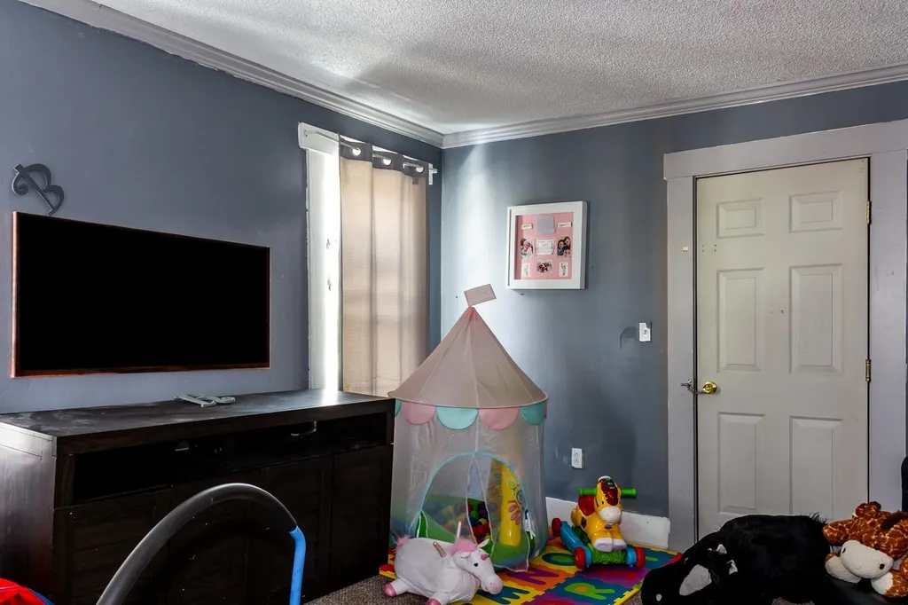2 Henry Street Claremont NH 03743