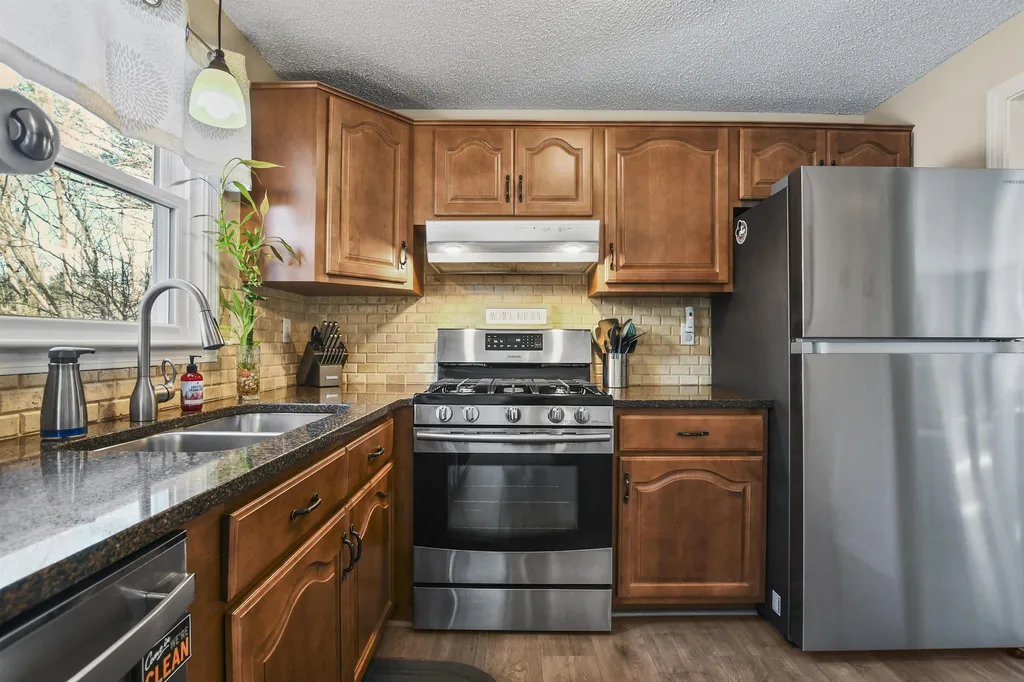 673 Fremont Road Chester NH 03036