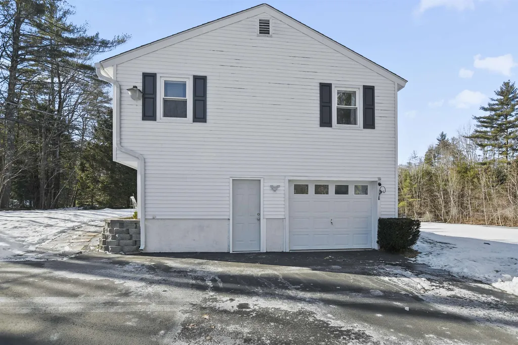 673 Fremont Road Chester NH 03036