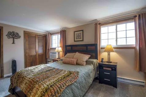 32 Oakridge Drive Londonderry NH 03053