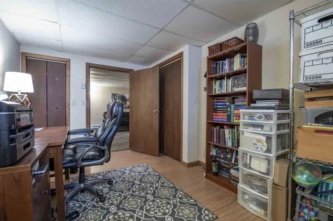 32 Oakridge Drive Londonderry NH 03053