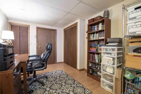 32 Oakridge Drive Londonderry NH 03053