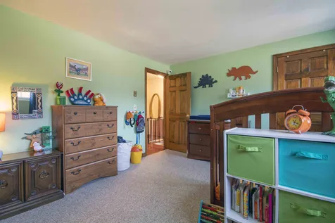 32 Oakridge Drive Londonderry NH 03053