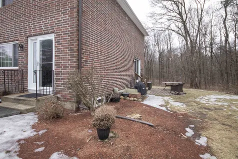 32 Oakridge Drive Londonderry NH 03053