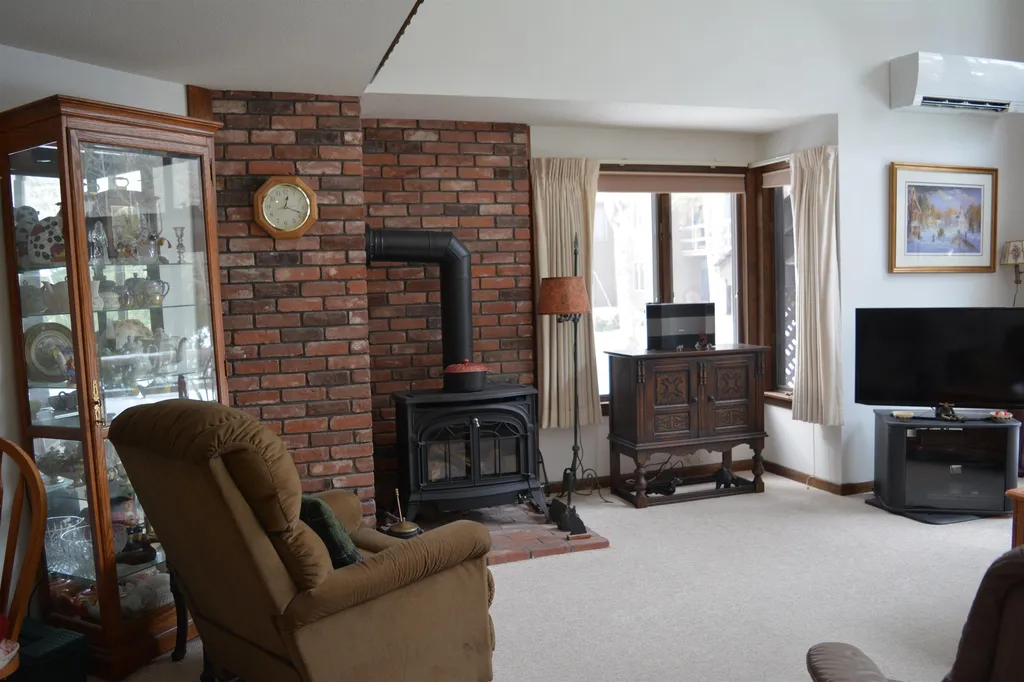 11 Island View Grantham NH 03753