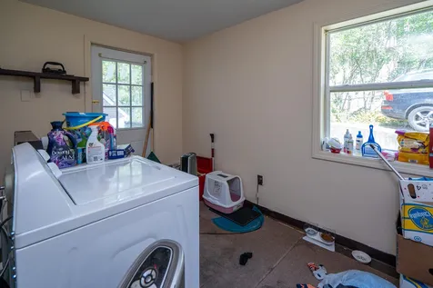 186 W Bow Street Franklin NH 03235