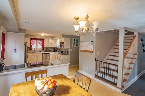 6 Shasta Drive Londonderry NH 03053