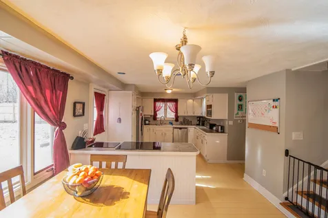 6 Shasta Drive Londonderry NH 03053