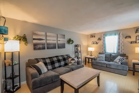6 Shasta Drive Londonderry NH 03053