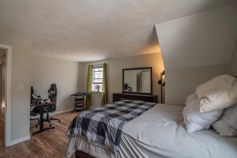 6 Shasta Drive Londonderry NH 03053
