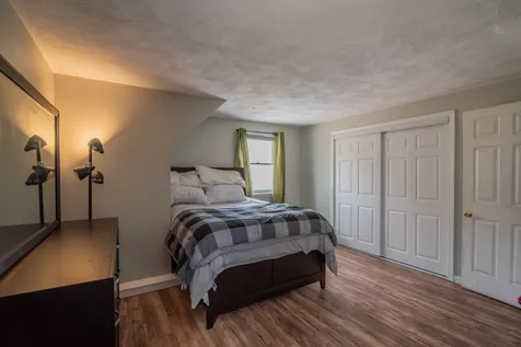 6 Shasta Drive Londonderry NH 03053
