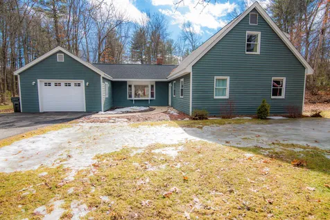 6 Shasta Drive Londonderry NH 03053
