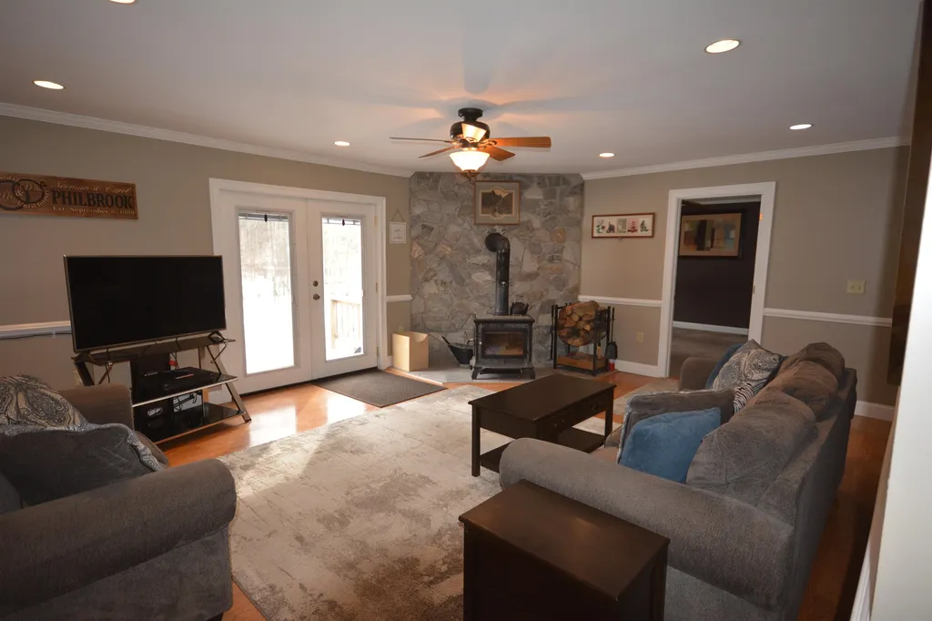 40 Center Road Chichester NH 03258