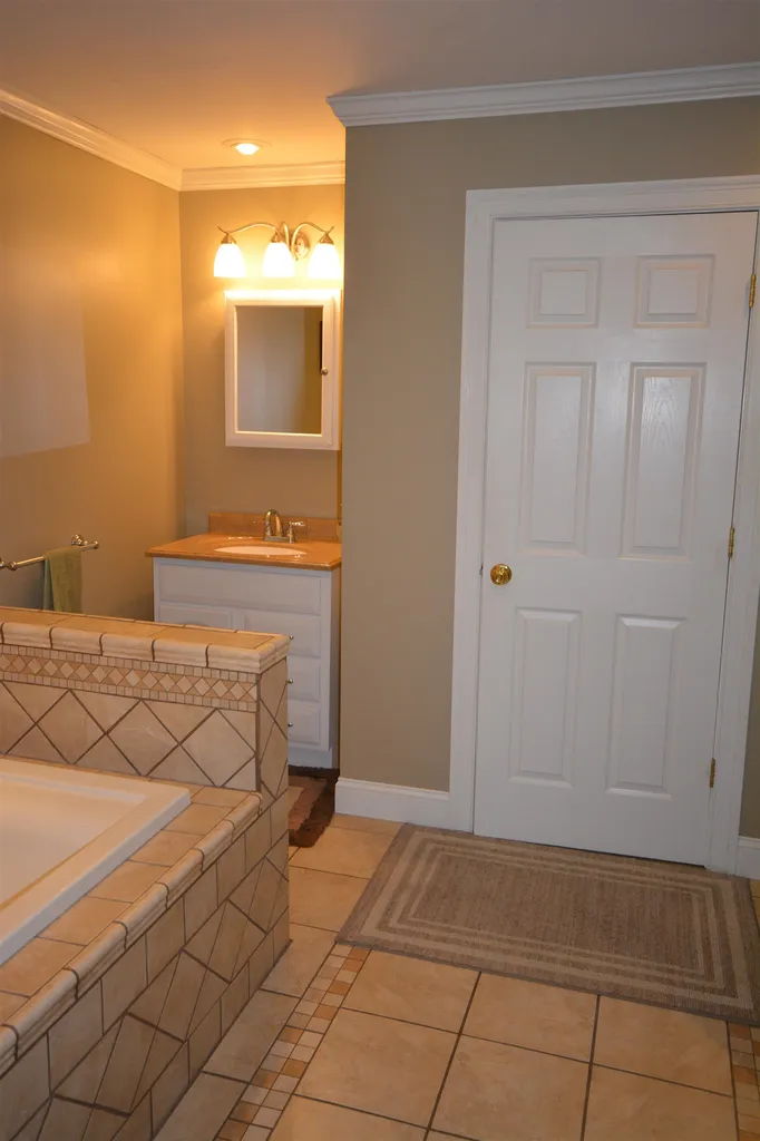 40 Center Road Chichester NH 03258