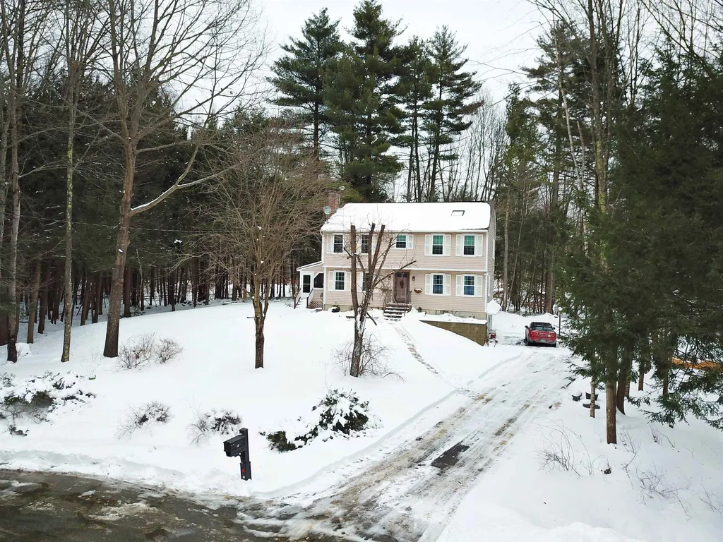 21 Hawthorne Drive Fremont NH 03044