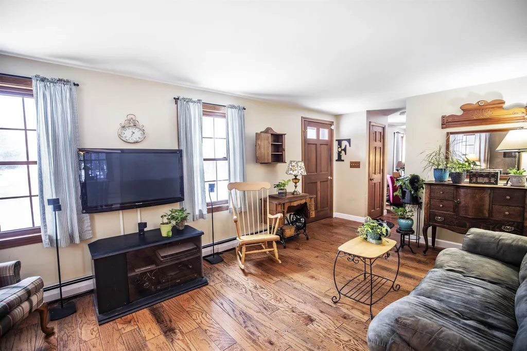 21 Hawthorne Drive Fremont NH 03044