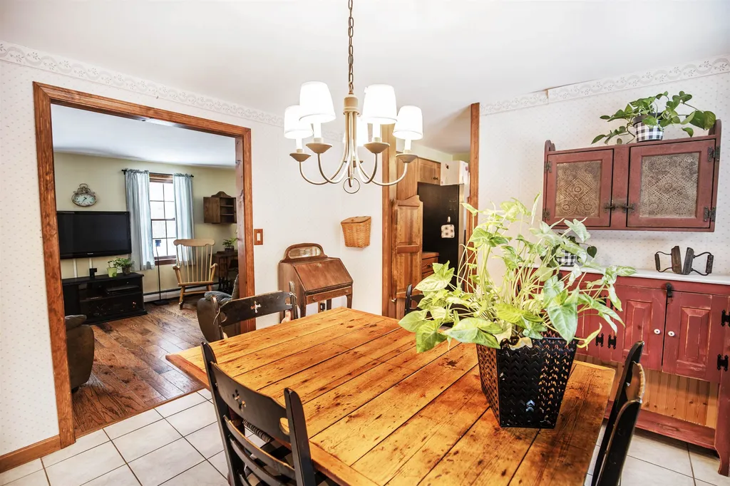 21 Hawthorne Drive Fremont NH 03044