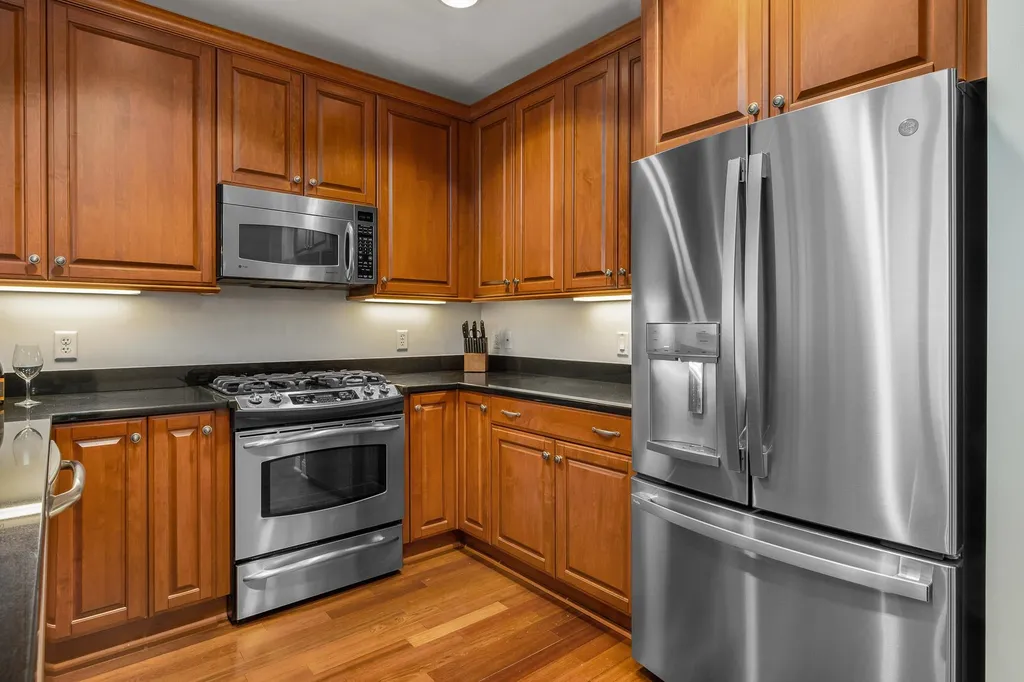 77 Hanover Street Portsmouth NH 03801