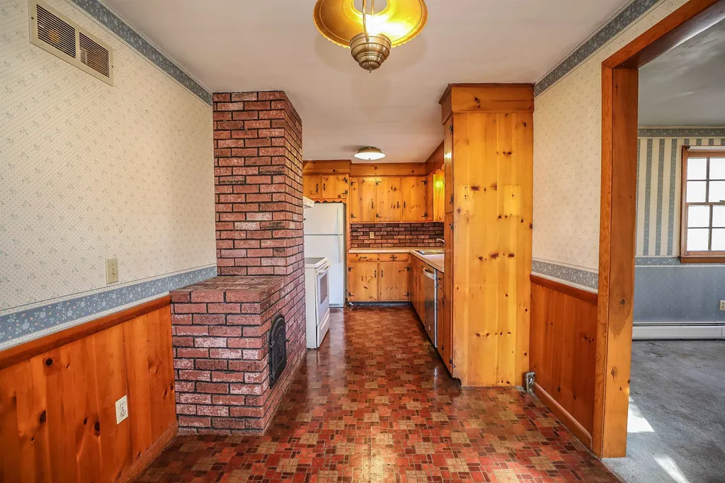 7 Leonard Avenue Hooksett NH 03106