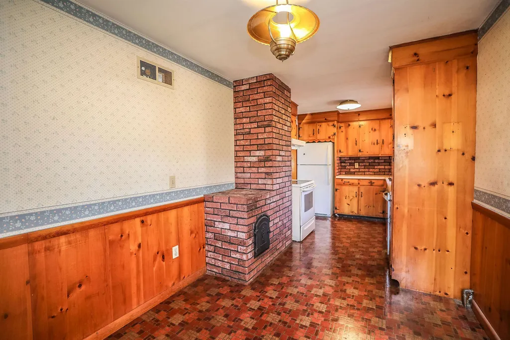 7 Leonard Avenue Hooksett NH 03106
