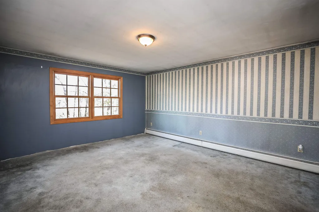 7 Leonard Avenue Hooksett NH 03106