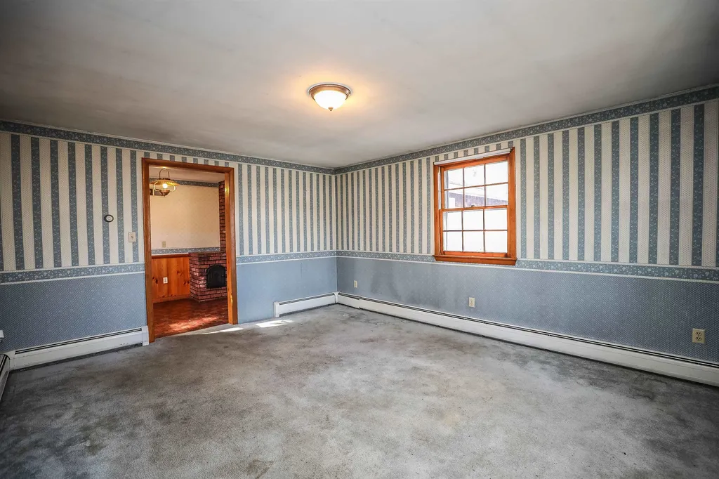 7 Leonard Avenue Hooksett NH 03106