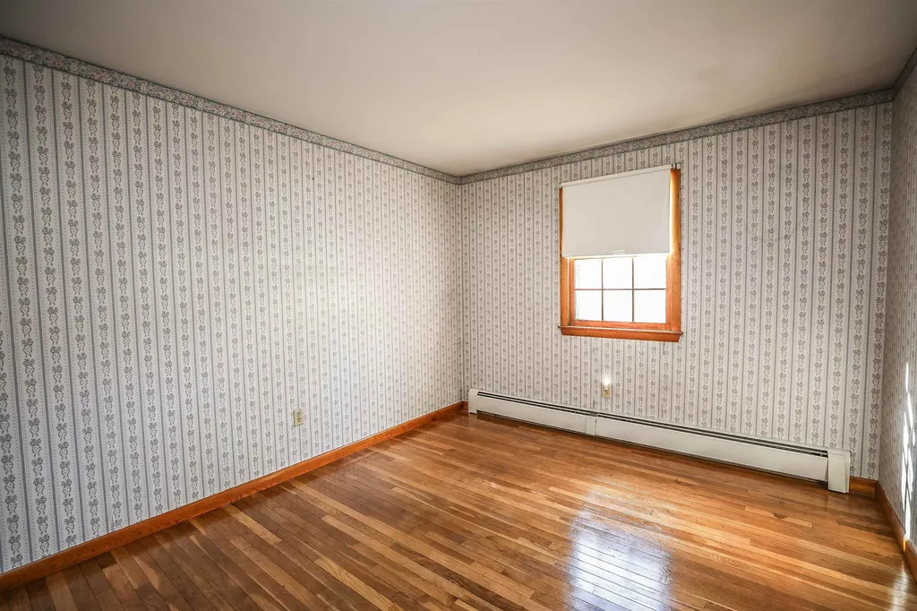 7 Leonard Avenue Hooksett NH 03106
